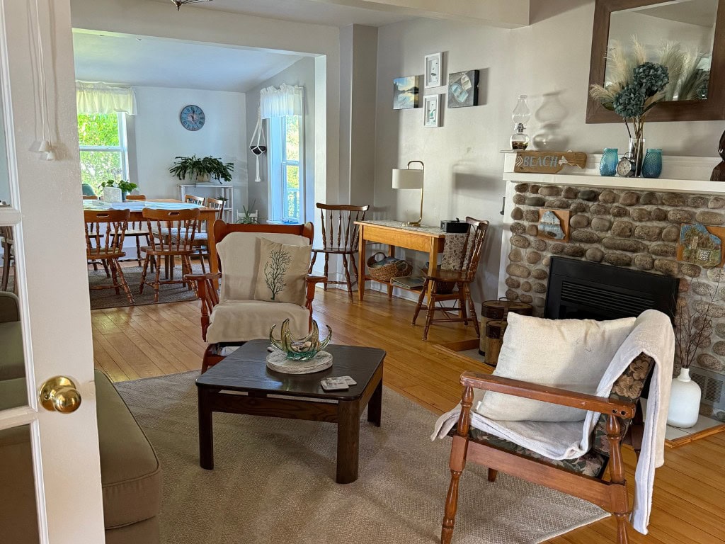 Sitting Room Anchorage